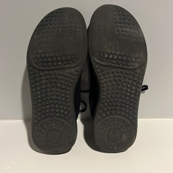 Under Armour Black Shoe - Picture 6 of 6